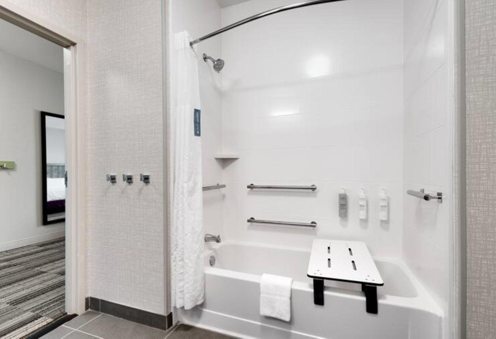 Hampton Inn & Suites Ft Worth-Берлесон Экстерьер фото